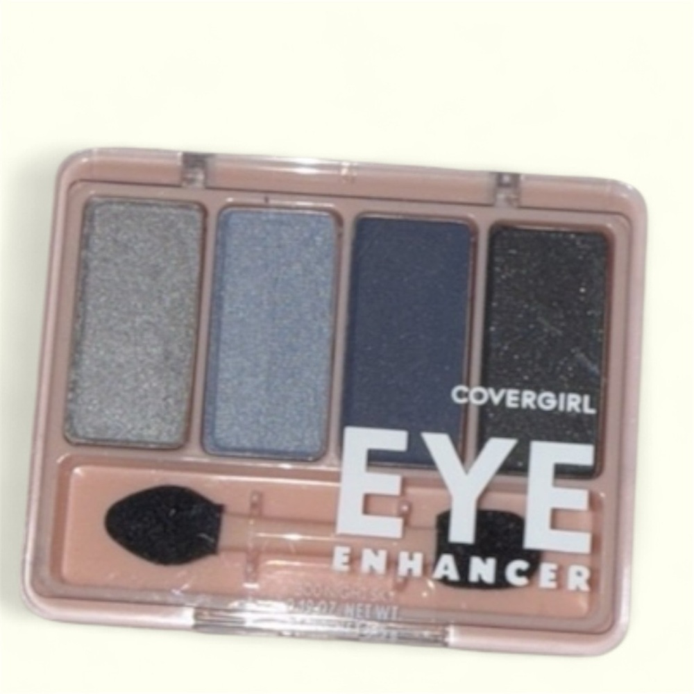 🍂 COVERGIRL Blue and Black Eyeshadow Palette with Shimmer and Matte Finishes